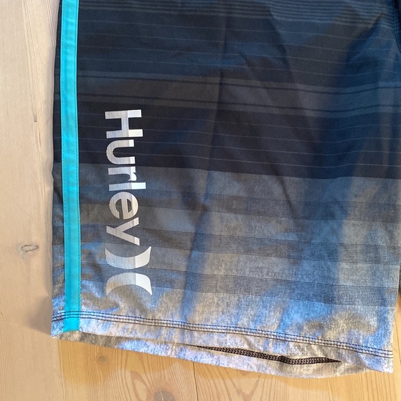 Hurley board shorts like new, worn once. - Picture 2 of 5